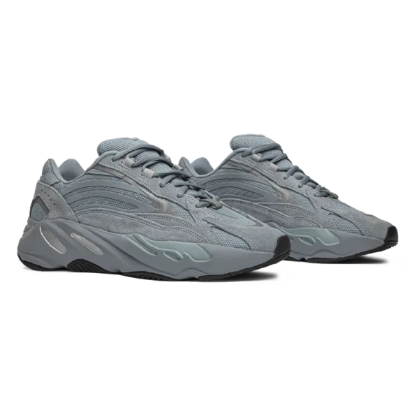 ⁦Adidas Yeezy Boost 700 V2 Hospital Blue⁩ – תמונה ⁦2⁩
