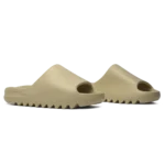 ⁦Adidas Yeezy Slides Desert Sand⁩ – תמונה ⁦2⁩