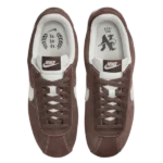 ⁦Nike Cortez "Hangul Day" Baroque Brown Coconut Milk Sail⁩ – תמונה ⁦4⁩